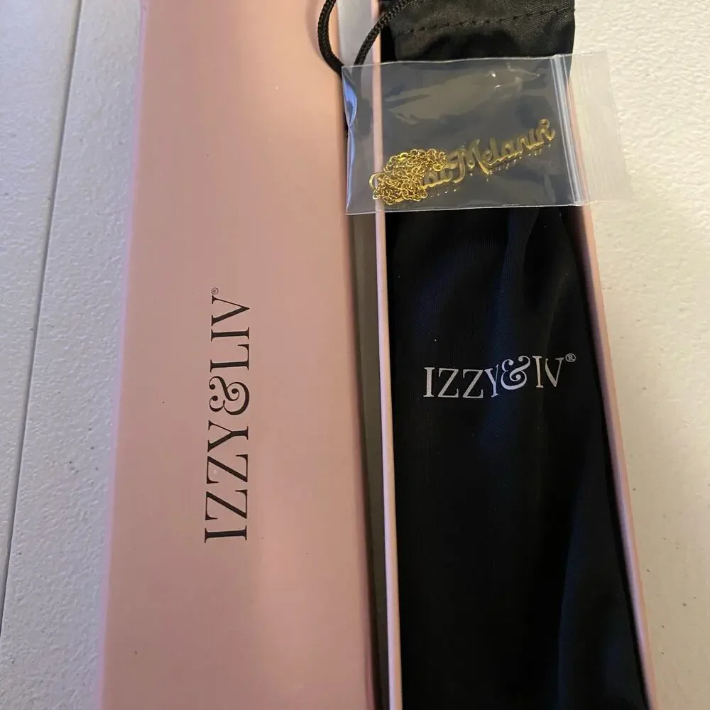 Izzy and Liv Pink Tone Watch with “That Melanin” Pendant New in Box - Picture 6 of 13